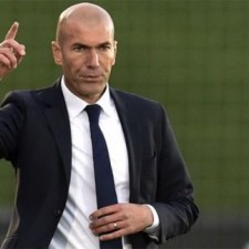 Real Madrid C.F. træner Zinedine Zidane forlader kontoret